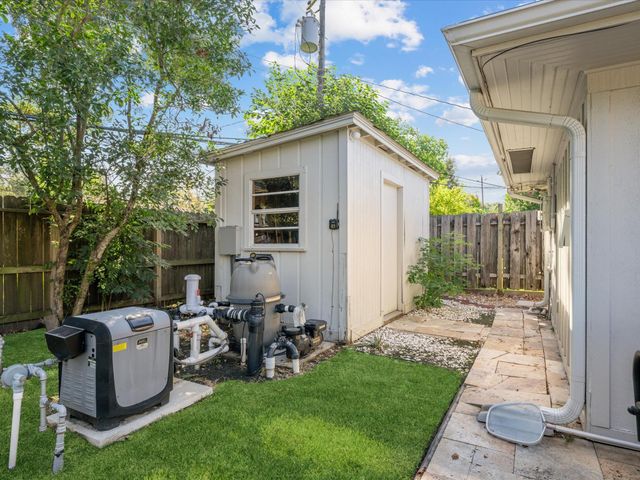 5507 Effingham Drive, Houston, TX 77035