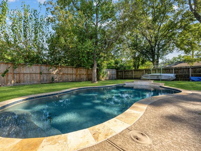 5507 Effingham Drive, Houston, TX 77035