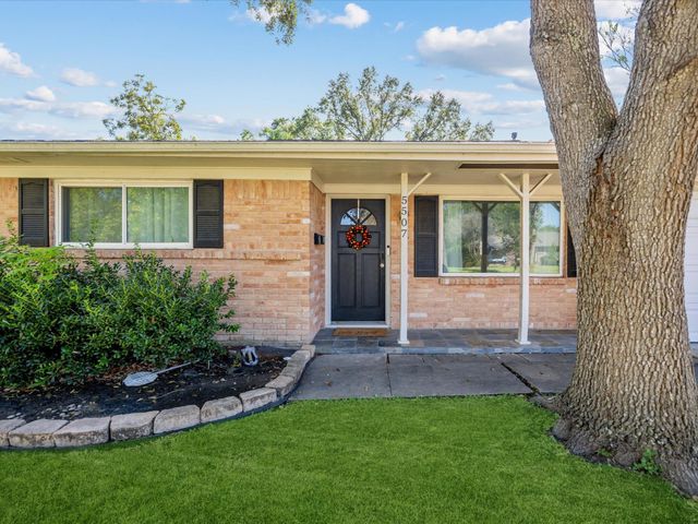 5507 Effingham Drive, Houston, TX 77035