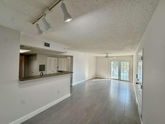 5035 Wiles Road 206, Coconut Creek, FL 33073