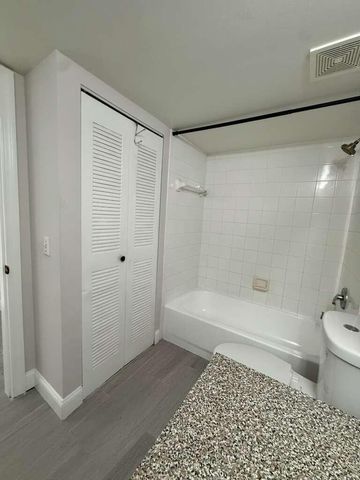 5035 Wiles Road 206, Coconut Creek, FL 33073