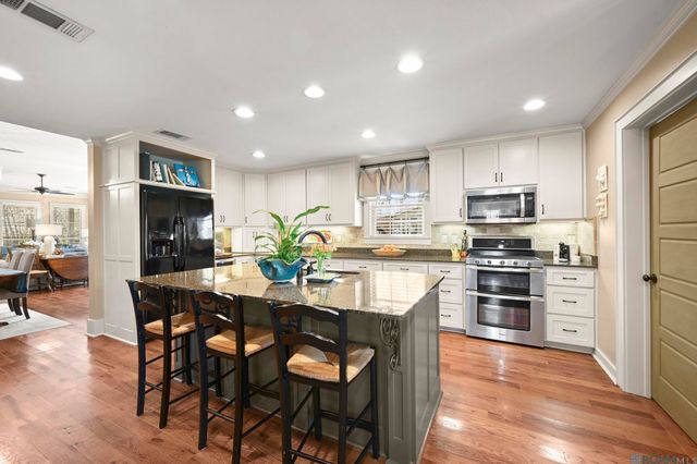 1385 Lobdell Ave, Baton Rouge, LA 70806