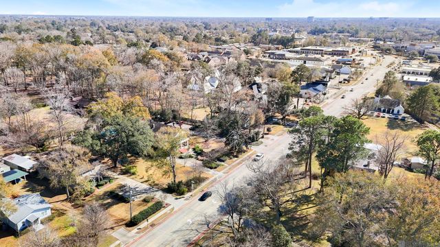 1385 Lobdell Ave, Baton Rouge, LA 70806
