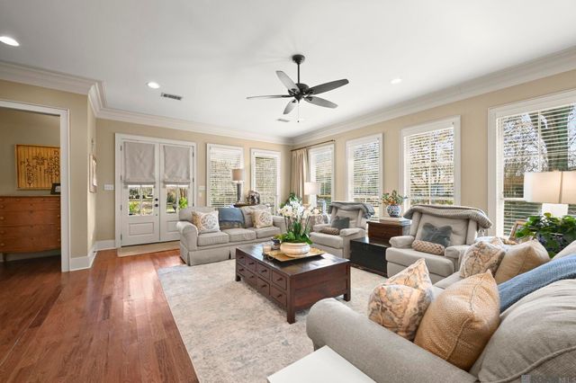 1385 Lobdell Ave, Baton Rouge, LA 70806