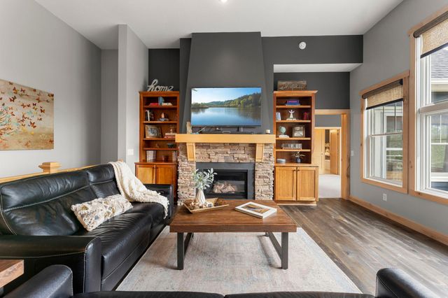 1137 Pioneer Trail, Bayport, MN 55003