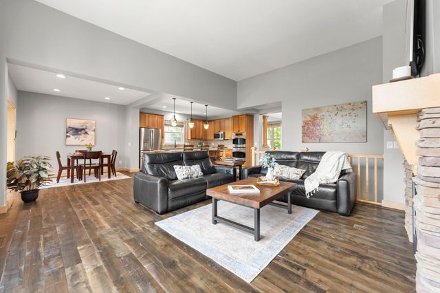 1137 Pioneer Trail, Bayport, MN 55003