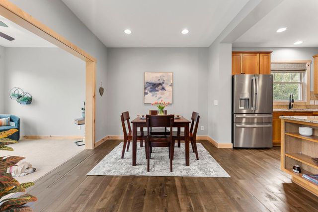 1137 Pioneer Trail, Bayport, MN 55003