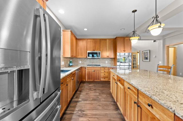 1137 Pioneer Trail, Bayport, MN 55003