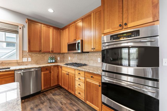 1137 Pioneer Trail, Bayport, MN 55003