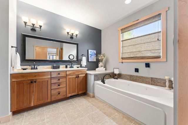 1137 Pioneer Trail, Bayport, MN 55003