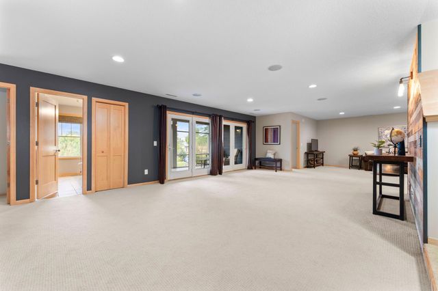 1137 Pioneer Trail, Bayport, MN 55003