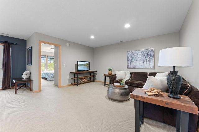 1137 Pioneer Trail, Bayport, MN 55003