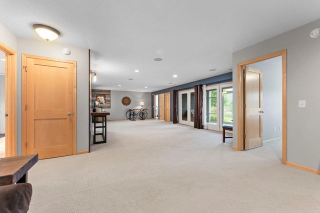 1137 Pioneer Trail, Bayport, MN 55003