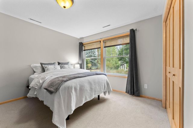1137 Pioneer Trail, Bayport, MN 55003