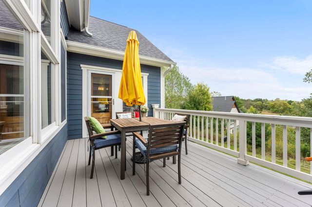 1137 Pioneer Trail, Bayport, MN 55003