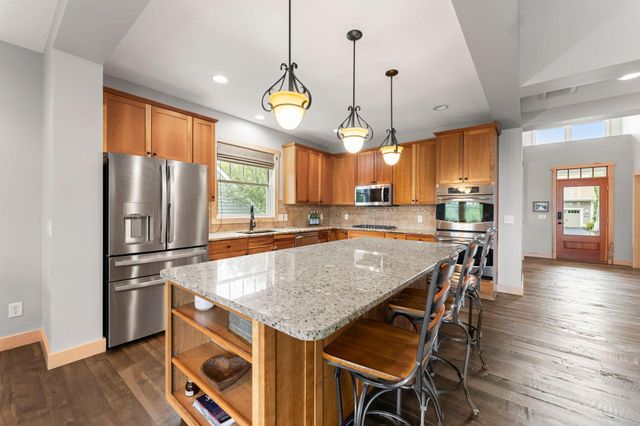 1137 Pioneer Trail, Bayport, MN 55003