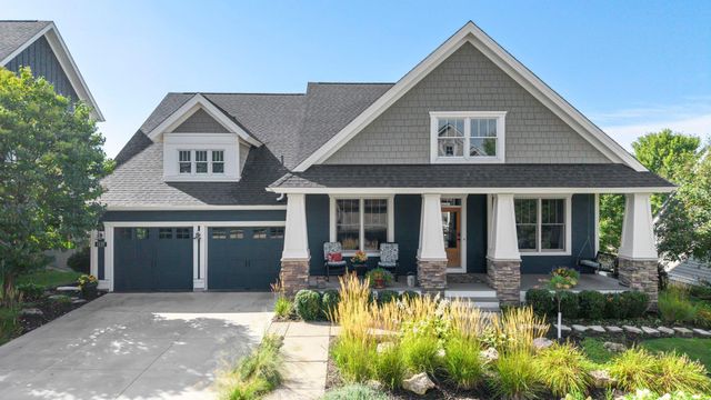 1137 Pioneer Trail, Bayport, MN 55003