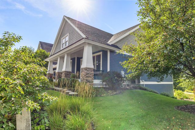 1137 Pioneer Trail, Bayport, MN 55003