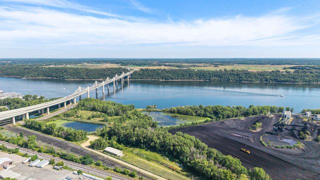1137 Pioneer Trail, Bayport, MN 55003