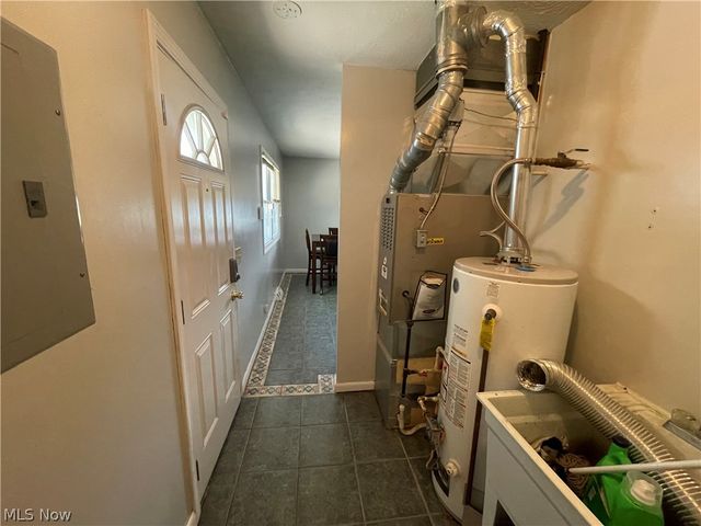 611 S Logan Street, Elyria, OH 44035