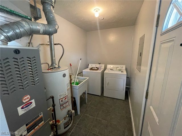 611 S Logan Street, Elyria, OH 44035