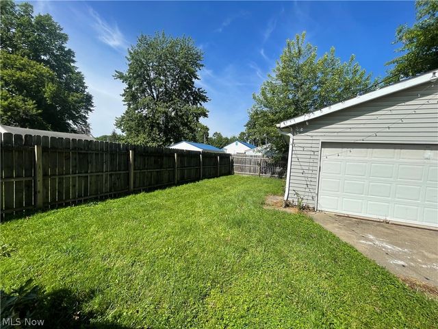 611 S Logan Street, Elyria, OH 44035
