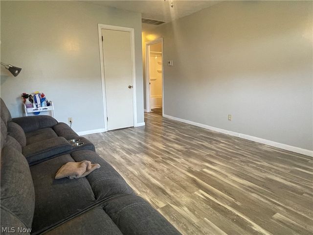 611 S Logan Street, Elyria, OH 44035