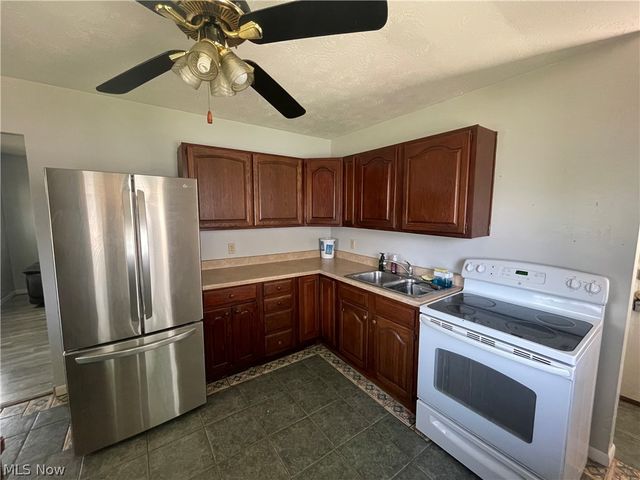 611 S Logan Street, Elyria, OH 44035