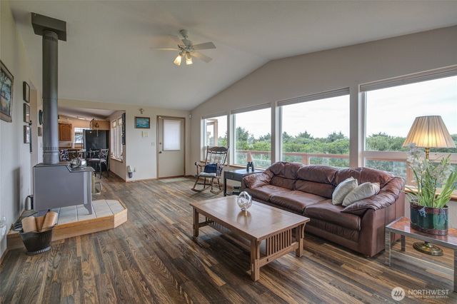 347 Sand Dune Avenue SW, Ocean Shores, WA 98569