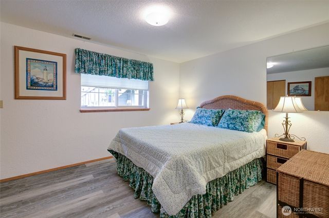 347 Sand Dune Avenue SW, Ocean Shores, WA 98569