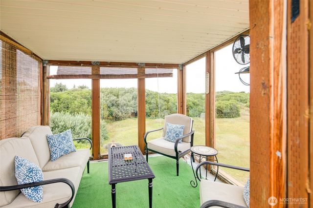 347 Sand Dune Avenue SW, Ocean Shores, WA 98569