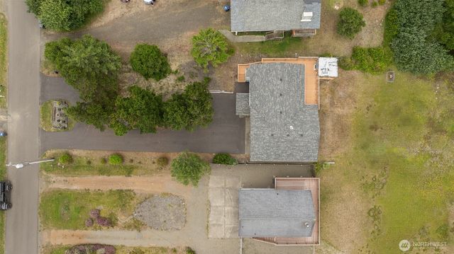 347 Sand Dune Avenue SW, Ocean Shores, WA 98569