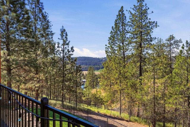 6244 Gunnar Ct, Nine Mile Falls, WA 99026