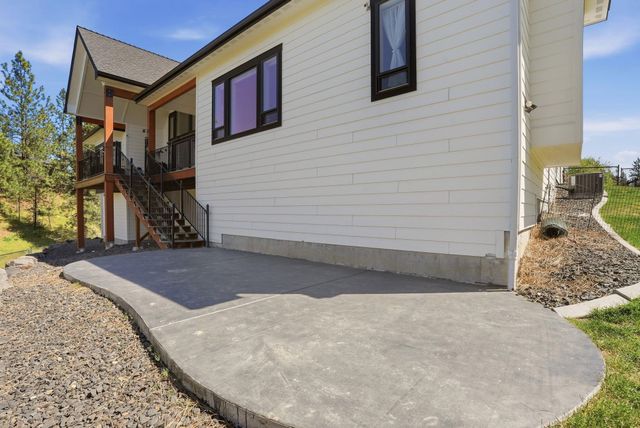 6244 Gunnar Ct, Nine Mile Falls, WA 99026
