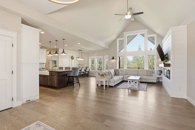 6244 Gunnar Ct, Nine Mile Falls, WA 99026