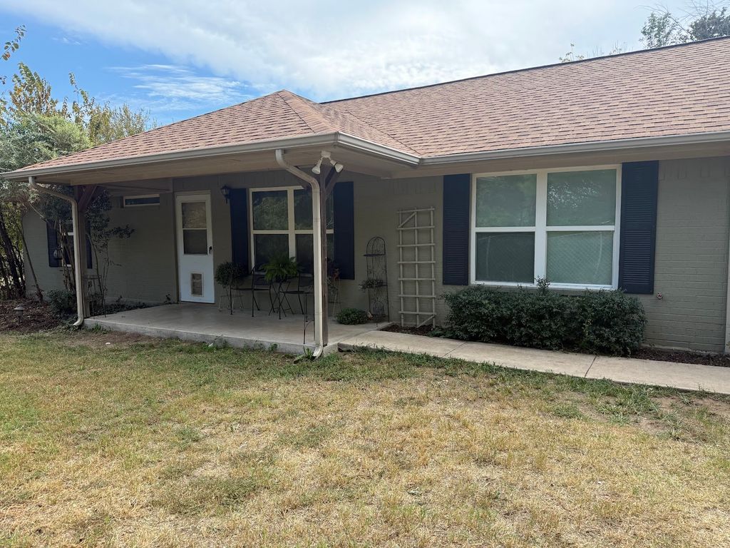 2001 Wood Trail, Azle, TX 76020