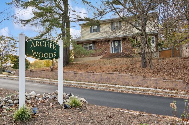 1 Squire Lane, Kings Park, NY 11754