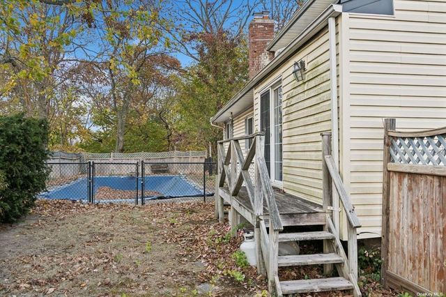 1 Squire Lane, Kings Park, NY 11754