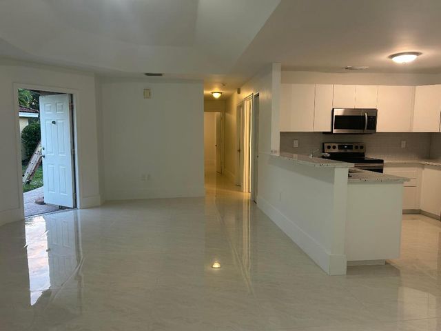 9201 NW 55th Street, Sunrise, FL 33351