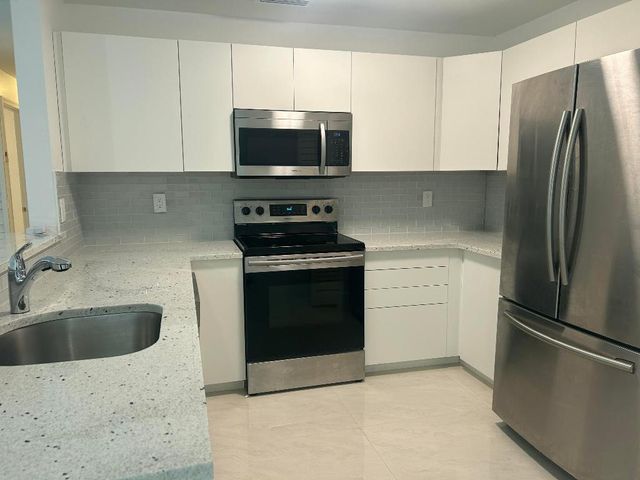 9201 NW 55th Street, Sunrise, FL 33351