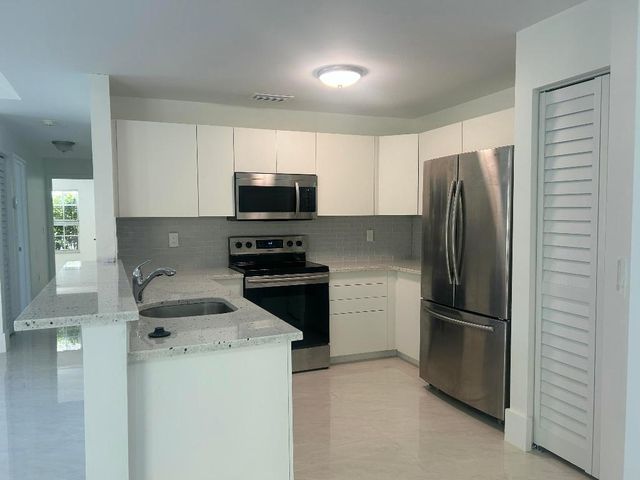 9201 NW 55th Street, Sunrise, FL 33351