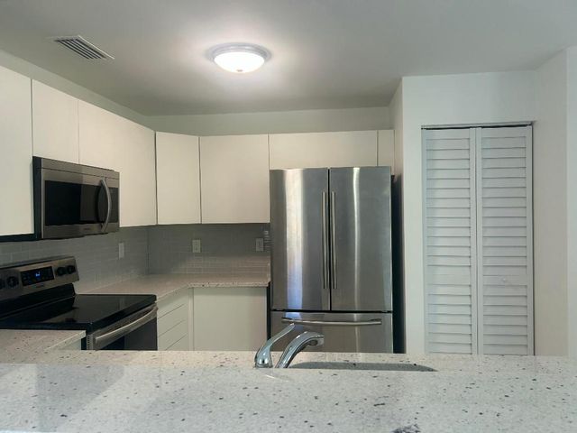 9201 NW 55th Street, Sunrise, FL 33351