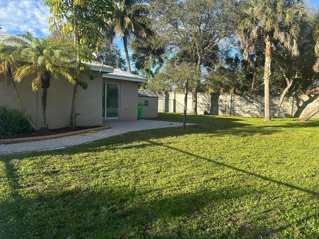 9201 NW 55th Street, Sunrise, FL 33351