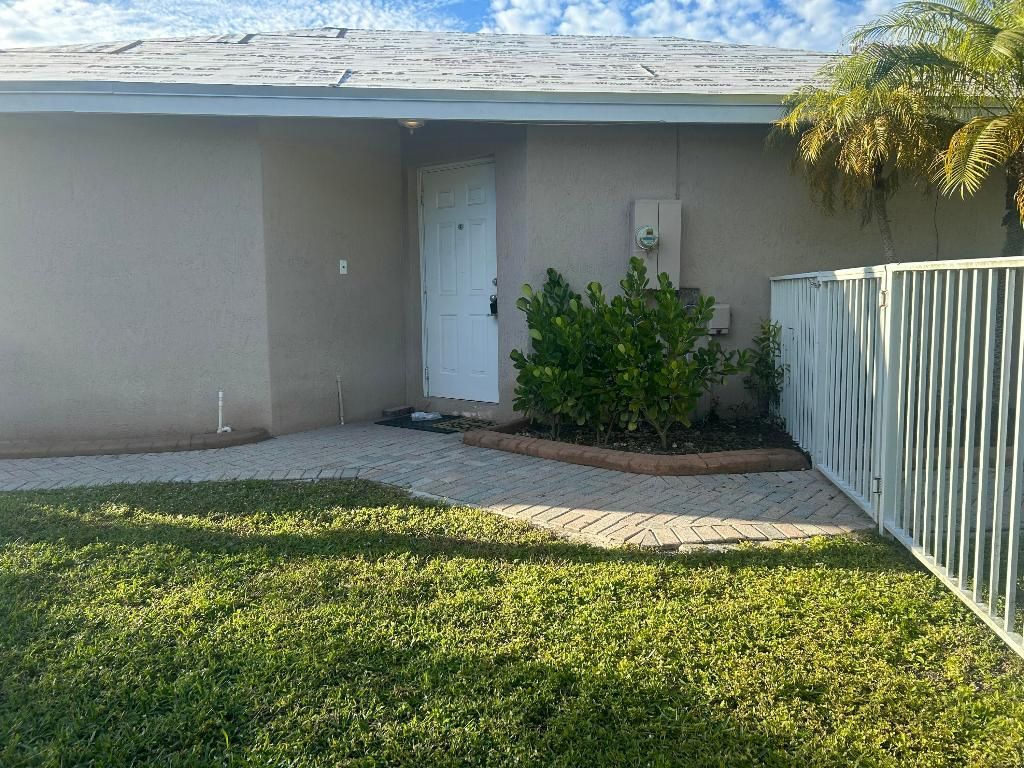 9201 NW 55th Street, Sunrise, FL 33351