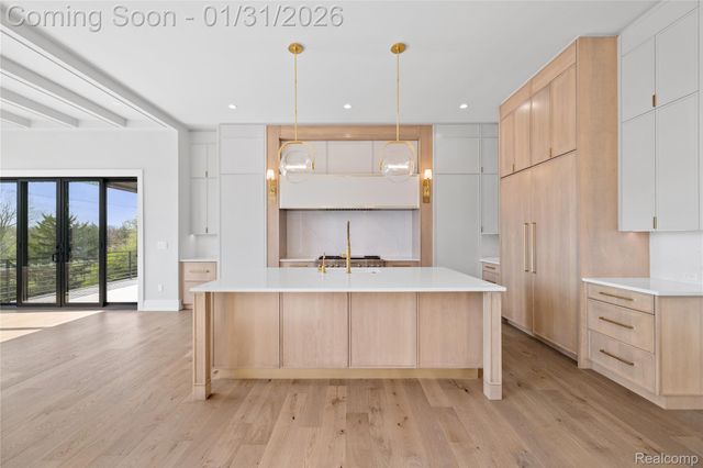 1111 Rush Road, Oakland Charter Township, MI 48363