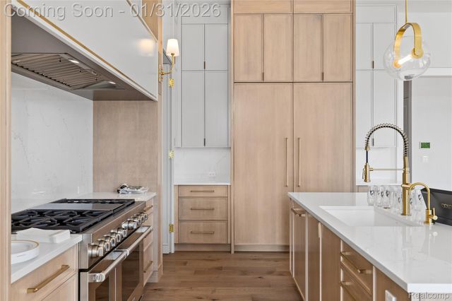 1111 Rush Road, Oakland Charter Township, MI 48363