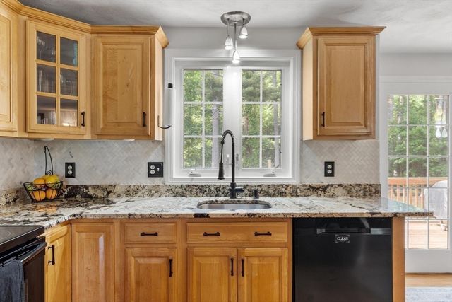 135 Jennies Way, Tewksbury, MA 01876