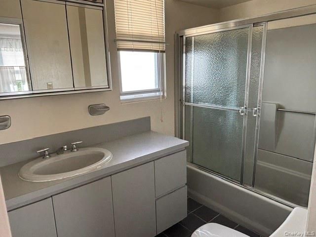 12520 22nd Avenue, College Point, NY 11356