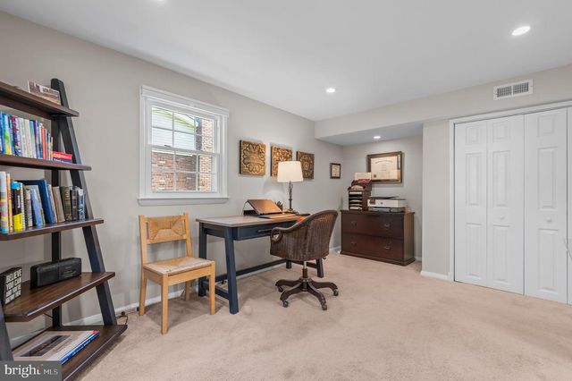 2530 LONDONDERRY RD, Lutherville Timonium, MD 21093