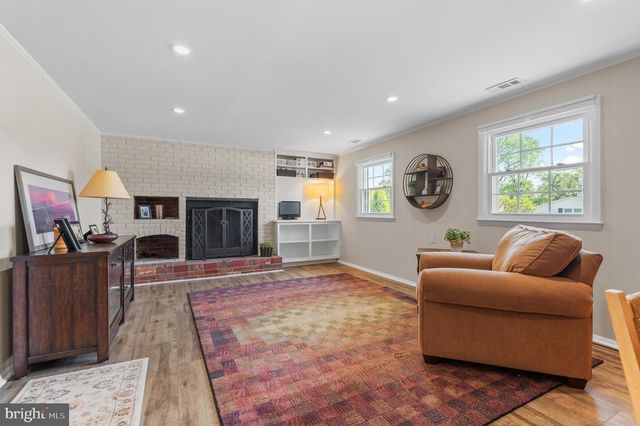 2530 LONDONDERRY RD, Lutherville Timonium, MD 21093